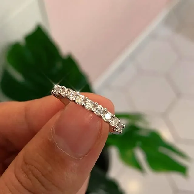Handmade Round Cut Sapphire Simple Band