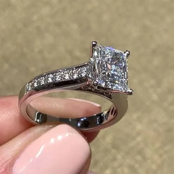 Spectacular 2.00carat Radiant Cut Engagement Ring