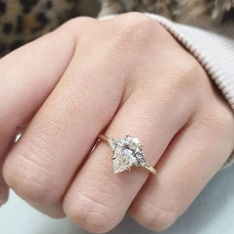 Handmade 1.5 CT Pear Cut Lab-created Sapphire Engagement Ring