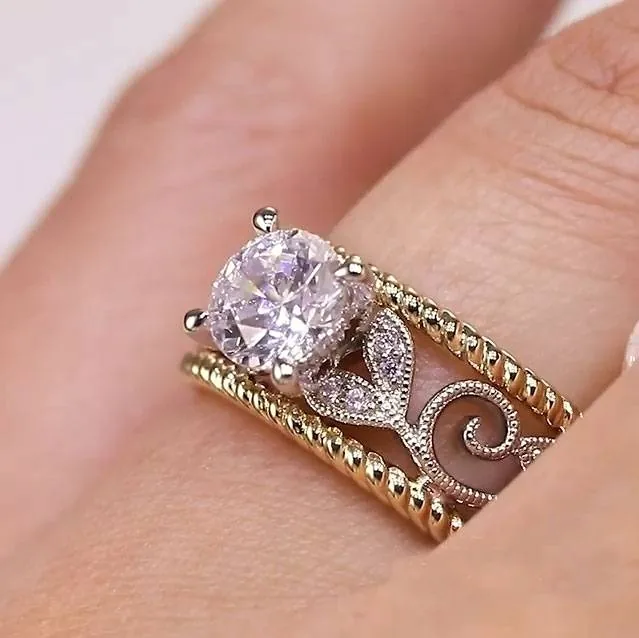 Handmade Two-tone Vintange Engraved Round Sapphire Engagement Ring