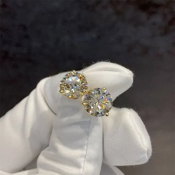 2 CT Diamond Stud Earring