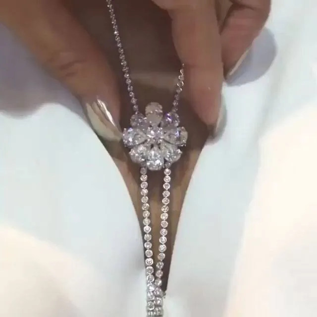 Handmade Luxury Adjusting Flower Design Necklace