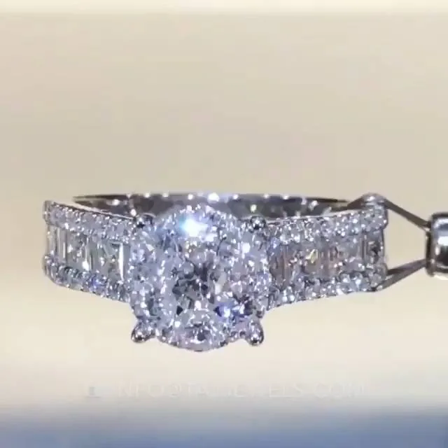 Handmade 1.5 CT Round Shape Stunning Engagement Ring